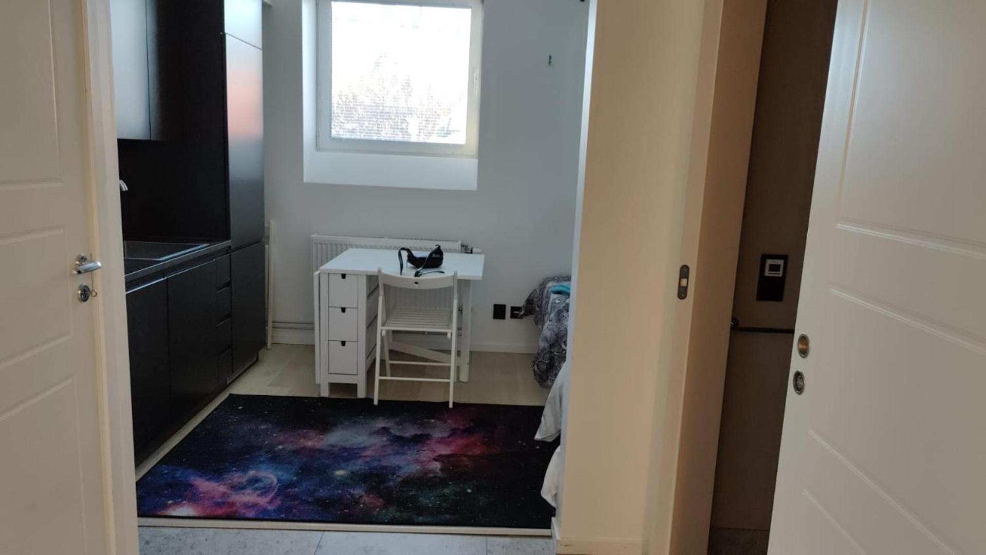 2- Bed Apartment In Соллентуна Экстерьер фото
